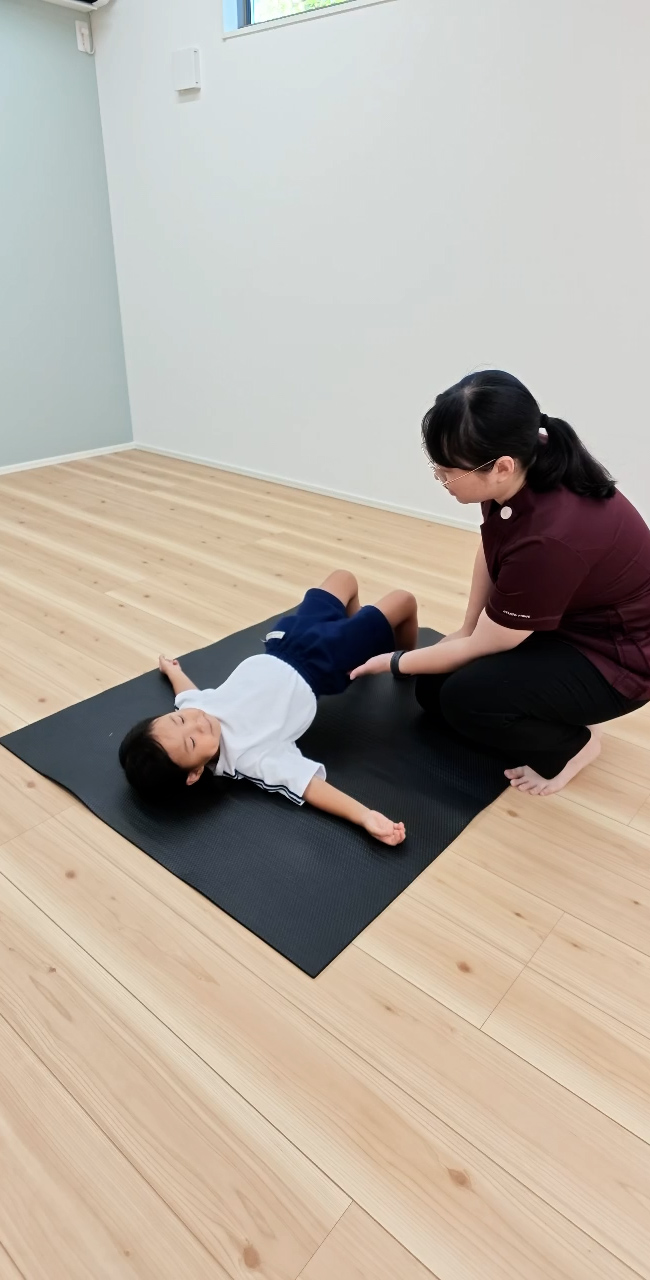 少人数でトレーニングを受けるお子さん